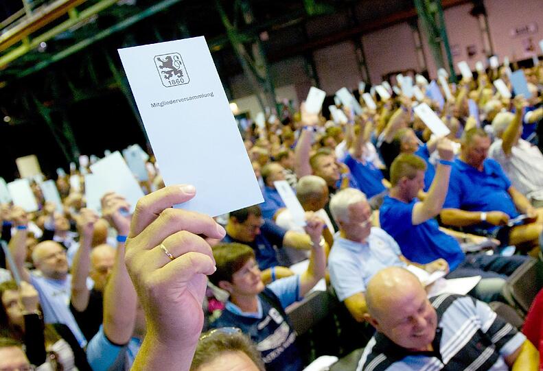 Die Bilder von der Mitgliederversammlung der Löwen im Zenith