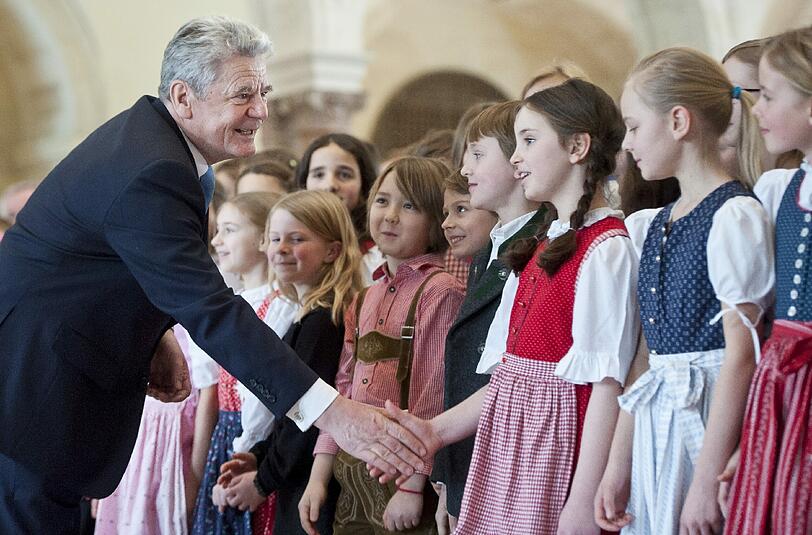 ... das Lied "Wem Gott will rechte Gunst erweisen" für den Bundespräsidenten gesungen.