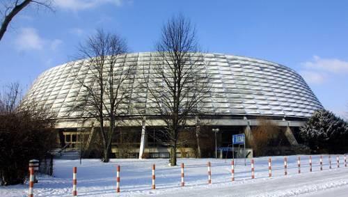 Da läuft was nicht rund in der Rudi-Sedlmayer-Halle am Olympiastadion. Die Betreiberfirma verdiente zu wenig Geld. Da läuft was nicht rund in der Rudi-Sedlmayer-Halle am Olympiastadion. Die Betreiberfirma verdiente zu wenig Geld.