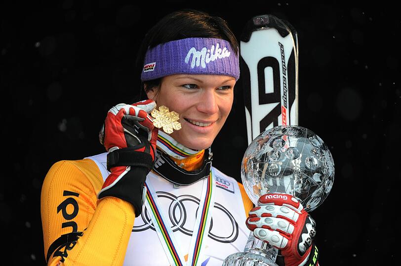 13.03.2009 Höfl-Riesch jubelt über die kleine Kristallkugel für die beste Slalom-Fahrerin des Winters.
