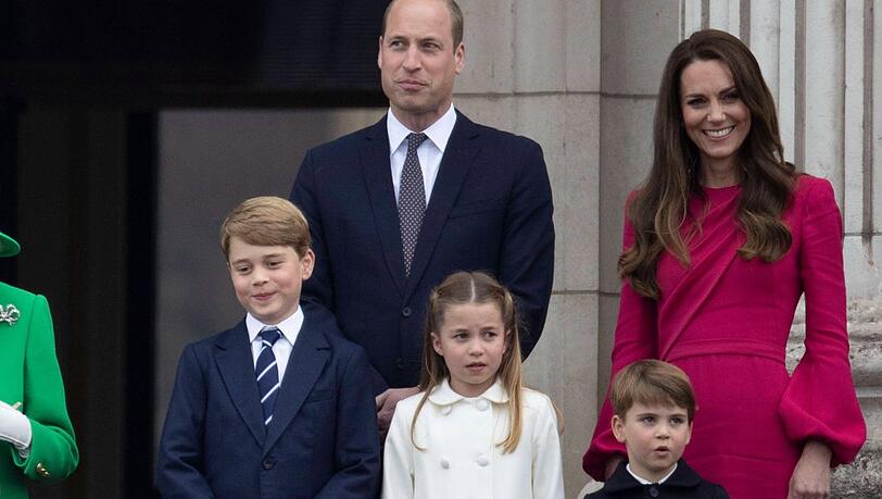 Prinz William und Herzogin Kate mit ihren Kindern Prinz George (r.), Prinzessin Charlotte und Prinz Louis.