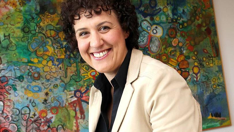 Sozialreferentin Brigitte Meier. Im Sozialbereich werden (ohne Investitionen) 960 Millionen Euro ausgegeben. Dazu gehören unter anderem: 239 Millionen Euro Zuschuss für Unterkunft und Heizung an Hartz-IV-Empfänger, 203 Millionen für Sozialhilfe und 202 Millionen für Jugendhilfe. Sozialreferentin Brigitte Meier. Im Sozialbereich werden (ohne Investitionen) 960 Millionen Euro ausgegeben. Dazu gehören unter anderem: 239 Millionen Euro Zuschuss für Unterkunft und Heizung an Hartz-IV-Empfänger, 203 Millionen für Sozialhilfe und 202 Millionen für Jugendhilfe.