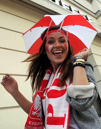Schrill, bunt, Fußball: Das sind die besten Fan-Kostüme zur EM 2012! Zum Durchklicken!