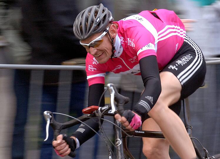 Ex-Radprofi Rolf Aldag, hier bei seinem Abschiedsrennen.