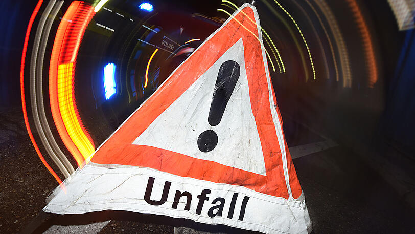 Nach einem Unfall ist die A8 in Richtung München zeitweise gesperrt worden. (Symbolbild)