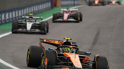 Lando Norris an der Spitze des Feldes in Brasilien.