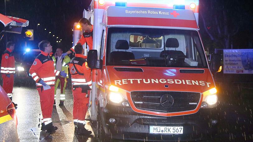 Mühldorf am Inn: Bei einem Verkehrsunfall wurden sechs Personen verletzt.