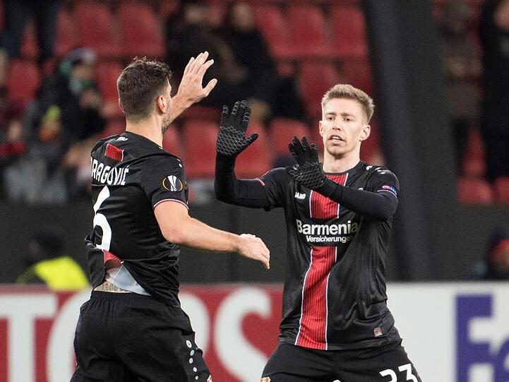 Mitchell Weiser (r) verhinderte mit seinem Tor eine Heimpleite.