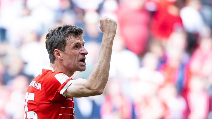 Thomas Müller bejubelt sein Tor im Bundesligaspiel gegen Borussia Dortmund (4:2).