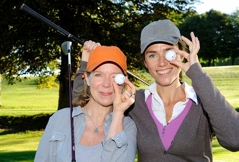 Die Schauspielerinnen Marion Kracht (l) und Julia Bremermann.