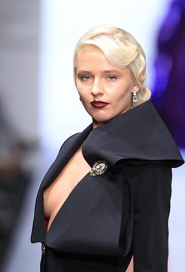 Die Ausschnitte lassen tief blicken auf der Fashion Week in Mexiko City