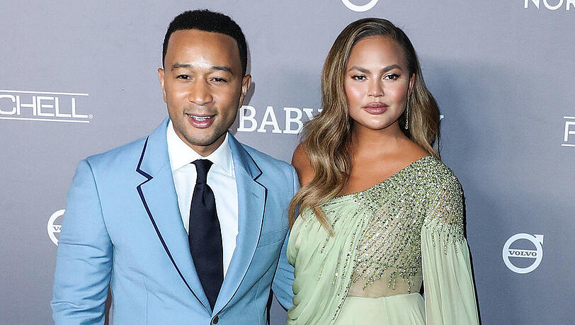 Chrissy Teigen und Ehemann John Legend erwarten ihr drittes gemeinsames Kind Chrissy Teigen und Ehemann John Legend erwarten ihr drittes gemeinsames Kind