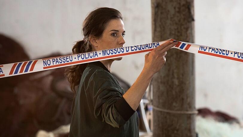 "Der Barcelona-Krimi: Der Riss in allem": Kommissarin Fina Valent (Anne Schäfer) besichtigt den Tatort.