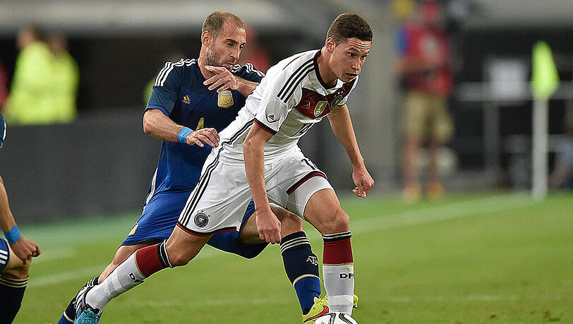 Julian Draxler droht gegen Schottland auszufallen. Julian Draxler droht gegen Schottland auszufallen.