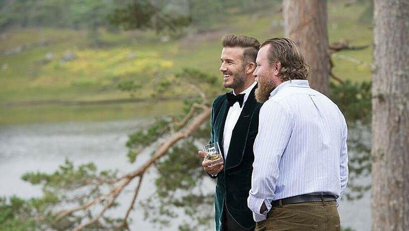 David Beckham (l.) und Guy Ritchie während der Dreharbeiten in Schottland David Beckham (l.) und Guy Ritchie während der Dreharbeiten in Schottland