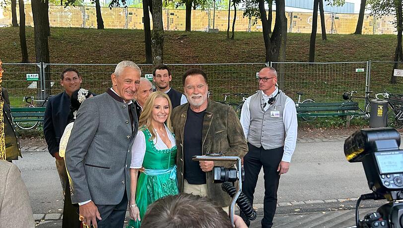 Wo er auftaucht, herrscht Medienrummel: Ex-Bodybuilder Arnold Schwarzenegger. Wo er auftaucht, herrscht Medienrummel: Ex-Bodybuilder Arnold Schwarzenegger.