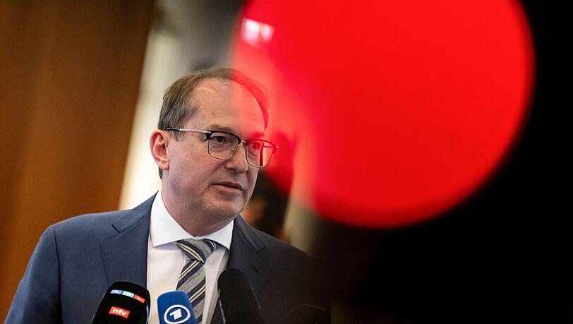 Bleibt bei seinen Bedenken gegen einen AfD-Verbotsantrag: Alexander Dobrindt. (Archivbild)