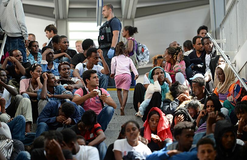 Über Rosenheim kommen vor allem Flüchtlinge aus Afrika nach München. Dort beantragen sie dann Asyl.