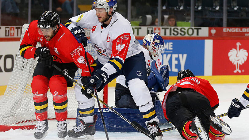 Hart umkämpft war das Hinspiel in Bern, das der EHC um Konrad Abeltshauser (vorne) mit 3:2 gewann.
