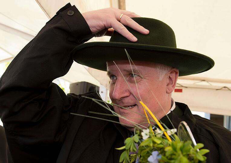 Seehofer als Schäfer. Die Bilder