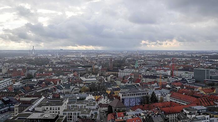 Besonders grün ist Münchens Innenstadt nicht gerade. Das soll sich aber ändern. Mit dem Anlegen neuer Parks und Plätze soll die Lebensqualität erhöht werden.