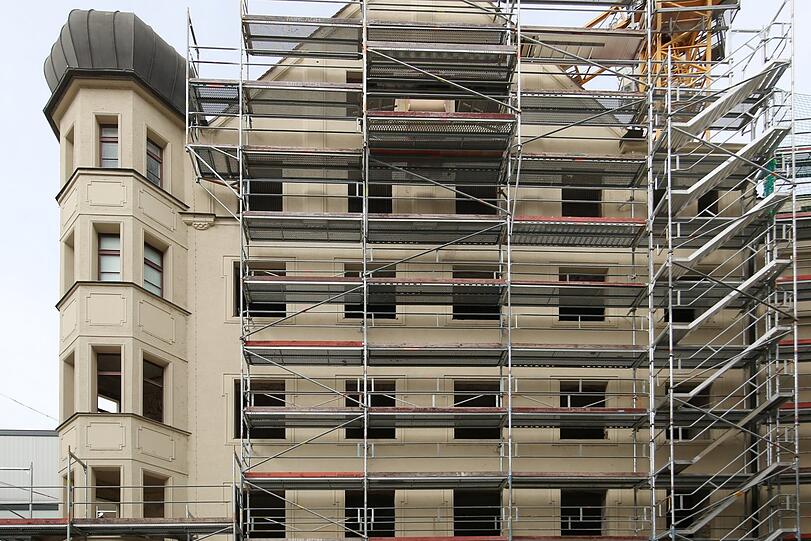 Das ehemalige Karstadt Sports am Karlstor schaut ein bisserl aus wie ein Geisterhaus - es wird zum Herzog Max.