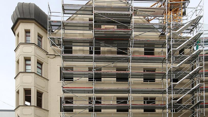 Das ehemalige Karstadt Sports am Karlstor schaut ein bisserl aus wie ein Geisterhaus - es wird zum Herzog Max. Das ehemalige Karstadt Sports am Karlstor schaut ein bisserl aus wie ein Geisterhaus - es wird zum Herzog Max.