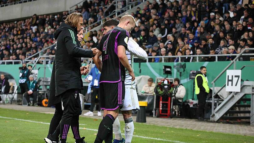 Musste von Platz geführt werden: Matthijs de Ligt.