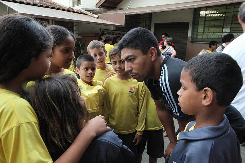 Besuch in der Schule Londrina, die von der Giovane-Elber-Stiftung betrieben wird.