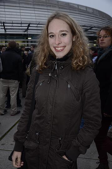 Clara (18) macht ein Studium Naturale. "Das ist eine Art Schnupperstudiengang", erzählt sie. "Ein Jahr lang bekomme ich Unterricht in allen Naturwissenschaften wie Bio oder Physik und kann in andere Studiengänge reinschauen". Danach will sie mit Geowissenschaften anfangen und später gegen den Klimawandel kämpfen. "In meiner Abizeitung steht, dass ich die Welt retten werde", verrät Clara und lacht.