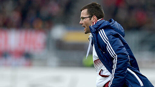 Club-Trainer Michael Wiesinger gratuliert dem FC Bayern zur Meisterschaft und dem Ereichen des Champions-League-Halbfinales.