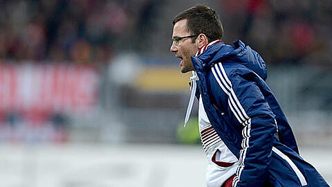 Club-Trainer Michael Wiesinger gratuliert dem FC Bayern zur Meisterschaft und dem Ereichen des Champions-League-Halbfinales.