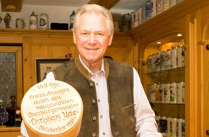 Ein Mann, der die Wiesn liebt: Hermann Memmel. Er sammelt sogar die Anzapf-Schlegel vom traditionellen Anstich am ersten Samstag des Oktoberfests.