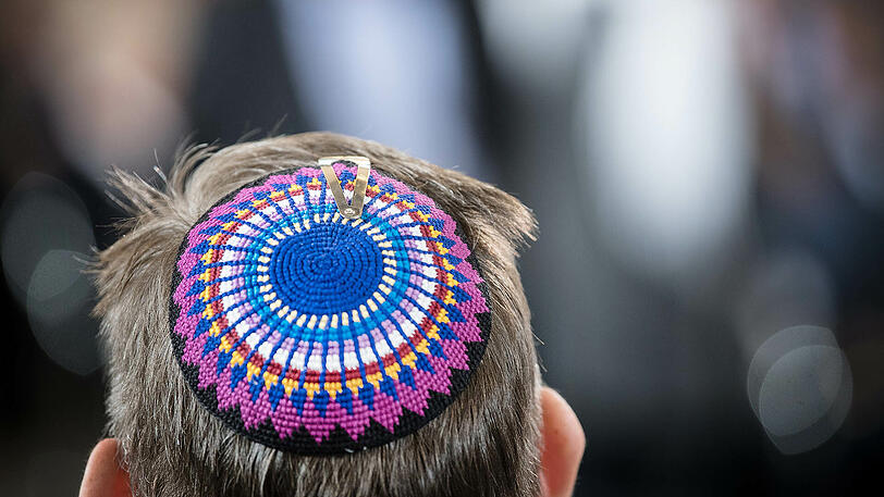 Die beiden Männer trugen eine Kippa - danach hagelte es Beleidigungen vom Waschstraßen-Mitarbeiter. (Symbolbild)