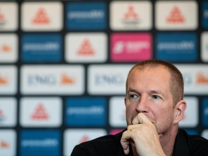Basketball-Bundestrainer Henrik Rödl muss (noch) nicht um seinen Job bangen.