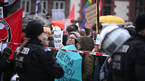 Die Polizei sicherte die Veranstaltung in Dortmund mit starken Kr&auml;ften ab.