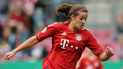 Spielte bis zum Alter von 16 Jahren nur mit Jungs – und seit 2010 für die Bayern: Lena Lotzen. Spielte bis zum Alter von 16 Jahren nur mit Jungs – und seit 2010 für die Bayern: Lena Lotzen.