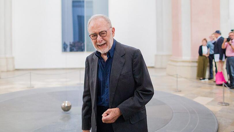 Ein Werk des Künstlers Gerhard Richter erzielt bei einer Versteigerung in München einen Rekordpreis. Ein Werk des Künstlers Gerhard Richter erzielt bei einer Versteigerung in München einen Rekordpreis.