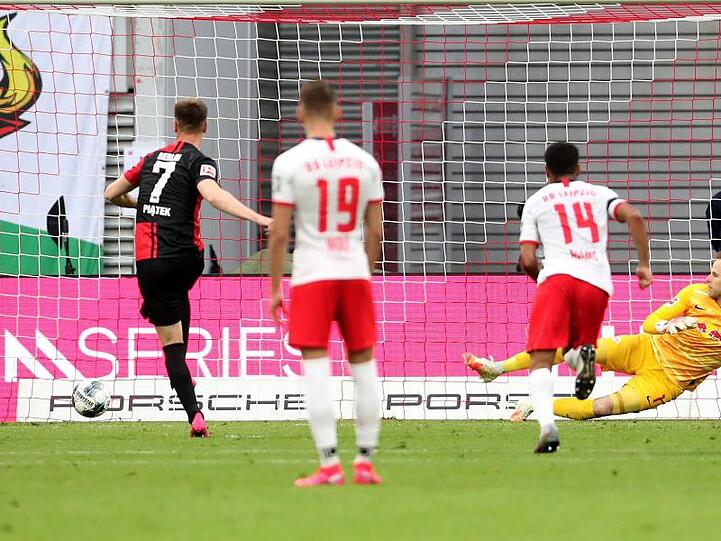 Krzysztof Piatek (l) bescherte Hertha BSC einen Punkt bei RB Leipzig.