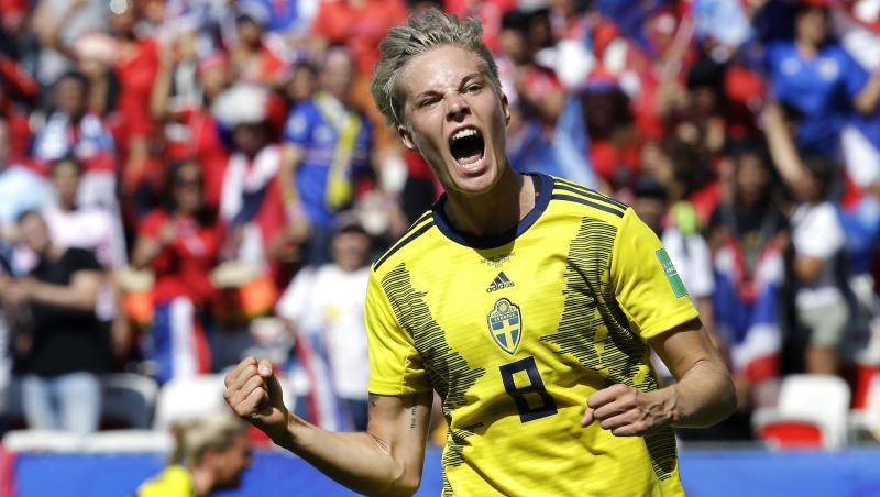 Schwedens Lina Hurtig freut sich über den Sieg ihrer Mannschaft. Schwedens Lina Hurtig freut sich über den Sieg ihrer Mannschaft.