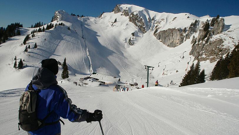So schön kann's am Brauneck sein: Skifahren bei Sonnenschein. So schön kann's am Brauneck sein: Skifahren bei Sonnenschein.