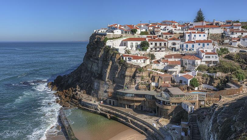 Malerisch: Azenhas do Mar in Portugal. Malerisch: Azenhas do Mar in Portugal.