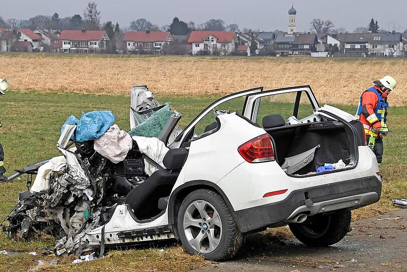 Bilder vom Unfallort in Sauerlach.