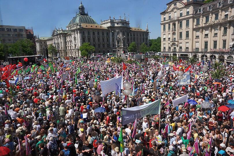Großdemonstration in München gegen den G7-Gipfel: Die Bilder von der Protestkundgebung.