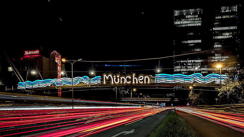 So schön können Münchens Brücken aussehen: Die Bilder von der aktuellen Guerilla-Lightning-Aktion. So schön können Münchens Brücken aussehen: Die Bilder von der aktuellen Guerilla-Lightning-Aktion.