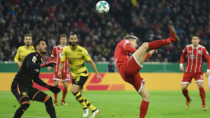 ROBERT LEWANDOWSKI NOTE 3 - Scheiterte aus kurzer Distanz freistehend an Bürki (8.). Schoss kurz danach mit dem Rücken zum Tor knapp rechts vorbei (11.). Sah Gelb wegen Meckerns.