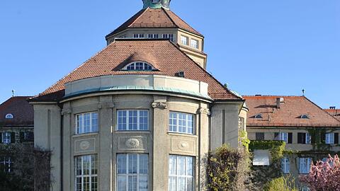 Der Schmuckhof mit dem Historischen Botanischen Institut.
