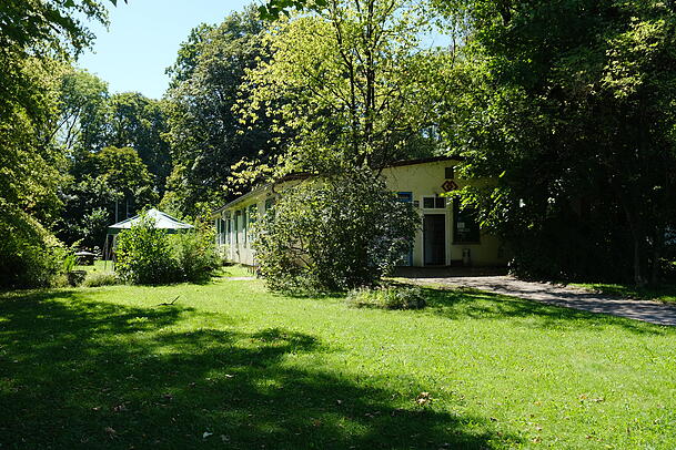 Baracken und Natur im Bürgerpark Oberföhring. Baracken und Natur im Bürgerpark Oberföhring.