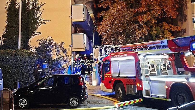 Die 80-jährige Bewohnerin kam mit einer leichten Brandvergiftung ins Krankenhaus.