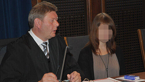 Stefanie mir ihrem Anwalt Norbert Brandl. Stefanie mir ihrem Anwalt Norbert Brandl.